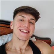 Buenas , mi nombre es Samuel . Soy una persona deportista , amable y con facilidad para enseñar. Y daré clases de tenis particulares o en grupo en cualquier zona de Madrid , a personas principiantes o de nivel básico de este deporte
